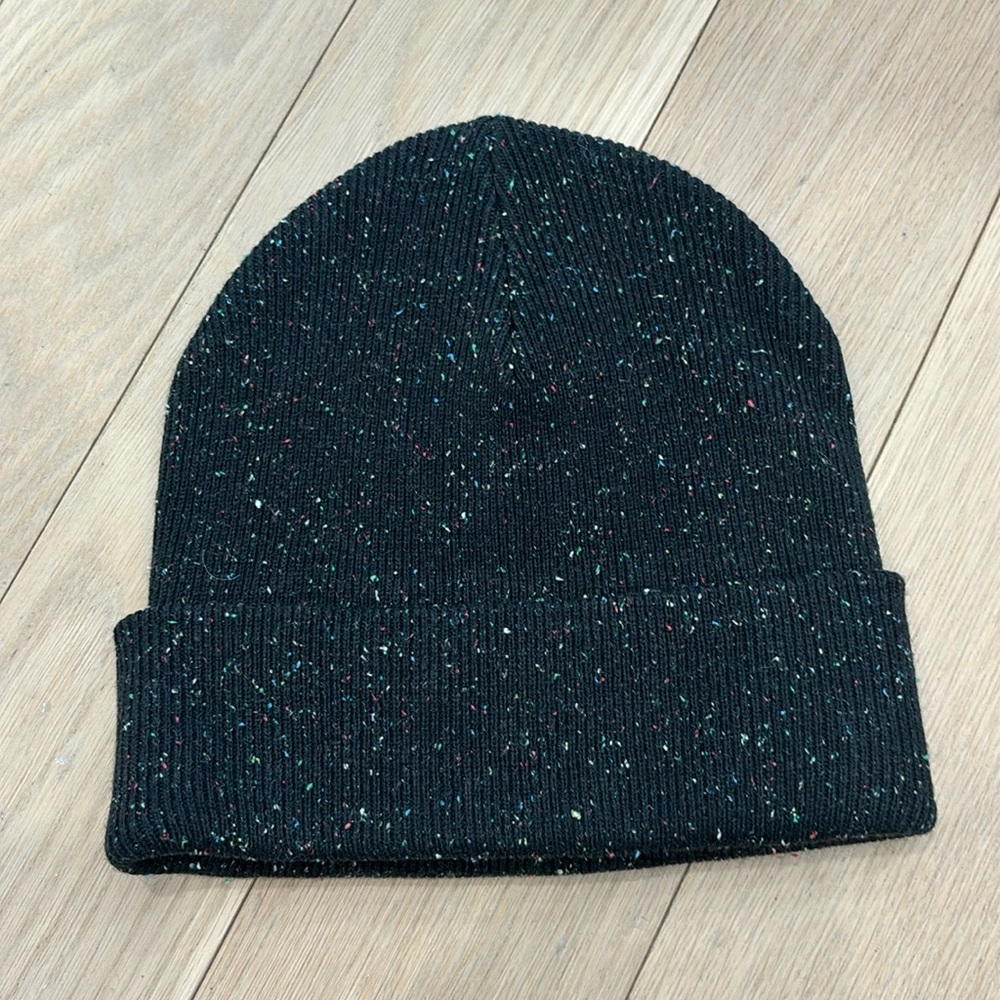BRAND NEW Aritzia Main Character Beanie